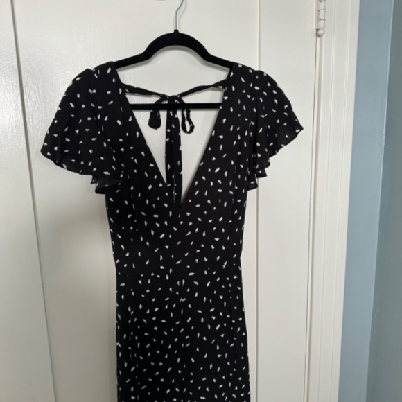 Lulu’s Backless Jumpsuit - Picture 5 of 6